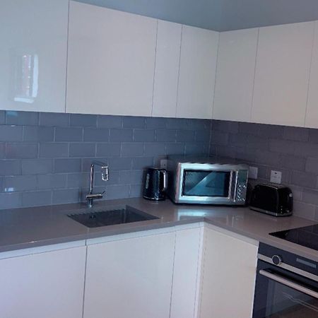 Ds Rentals - Entire 1 Bedroom Apartment ลอนดอน ภายนอก รูปภาพ