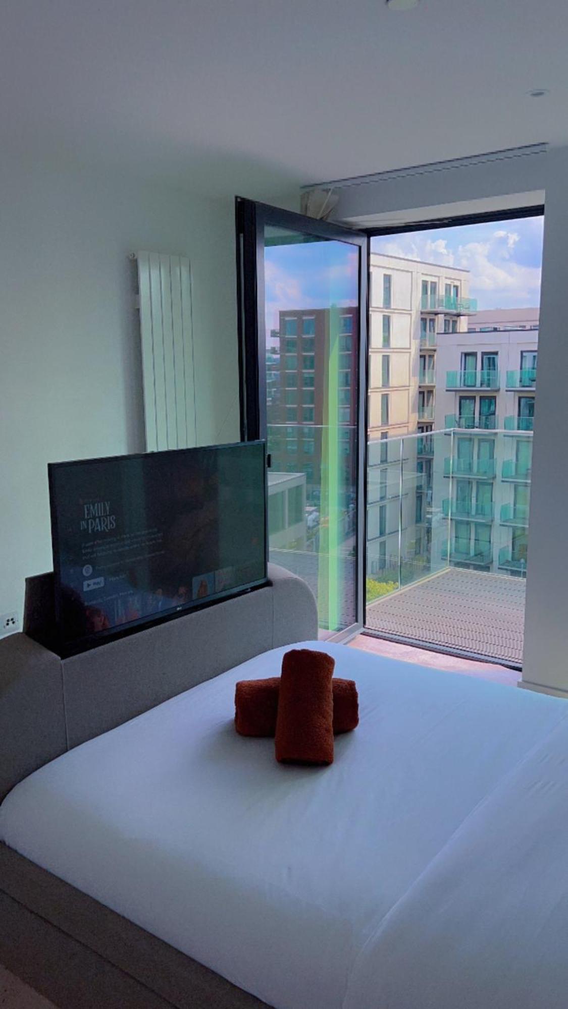 Ds Rentals - Entire 1 Bedroom Apartment ลอนดอน ภายนอก รูปภาพ